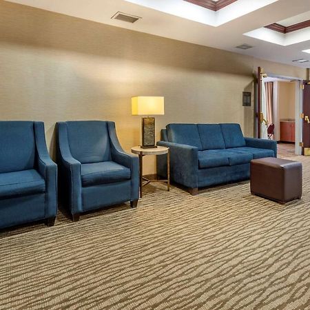 Comfort Suites Newark - Harrison Εξωτερικό φωτογραφία