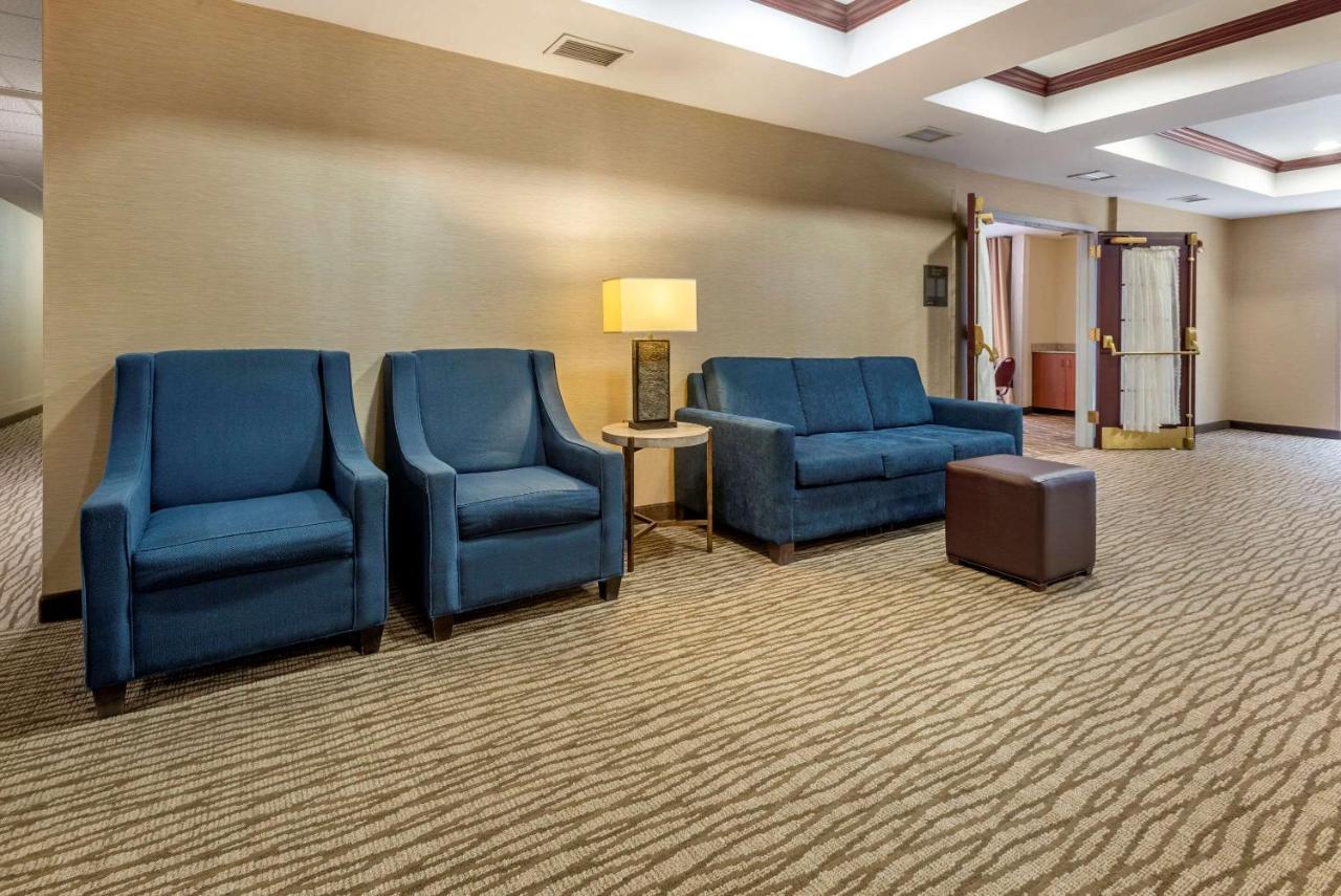 Comfort Suites Newark - Harrison Εξωτερικό φωτογραφία