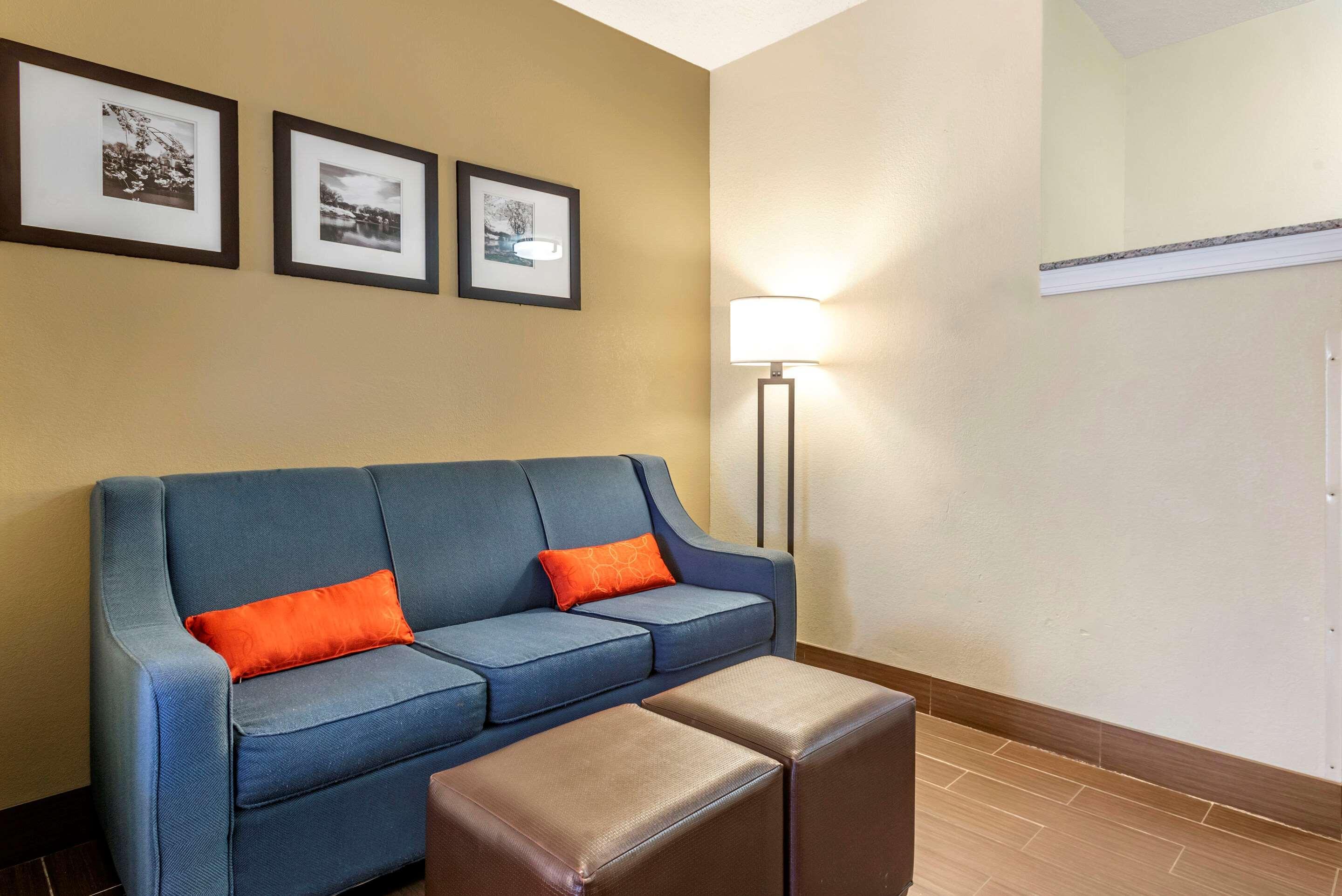 Comfort Suites Newark - Harrison Εξωτερικό φωτογραφία