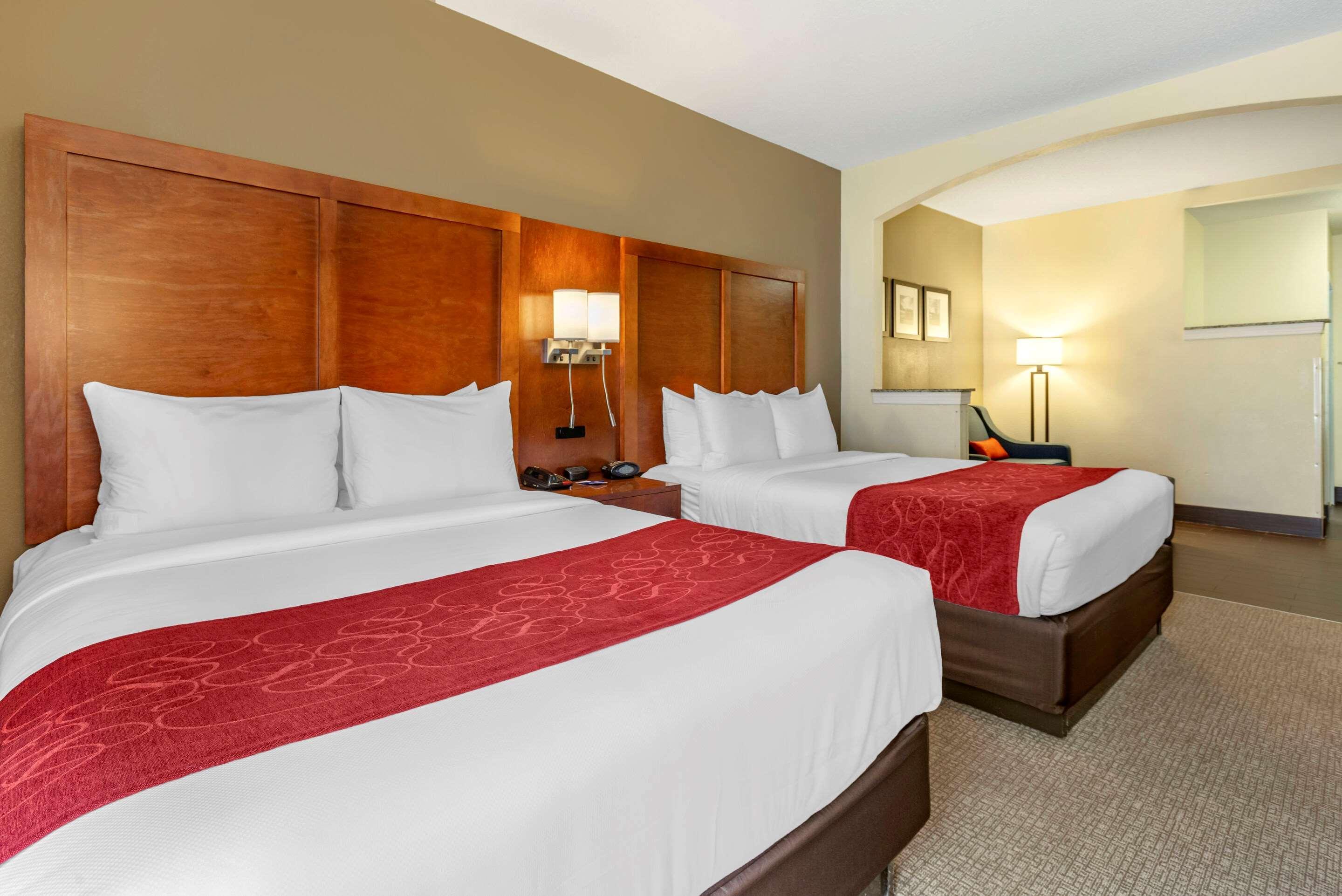 Comfort Suites Newark - Harrison Εξωτερικό φωτογραφία