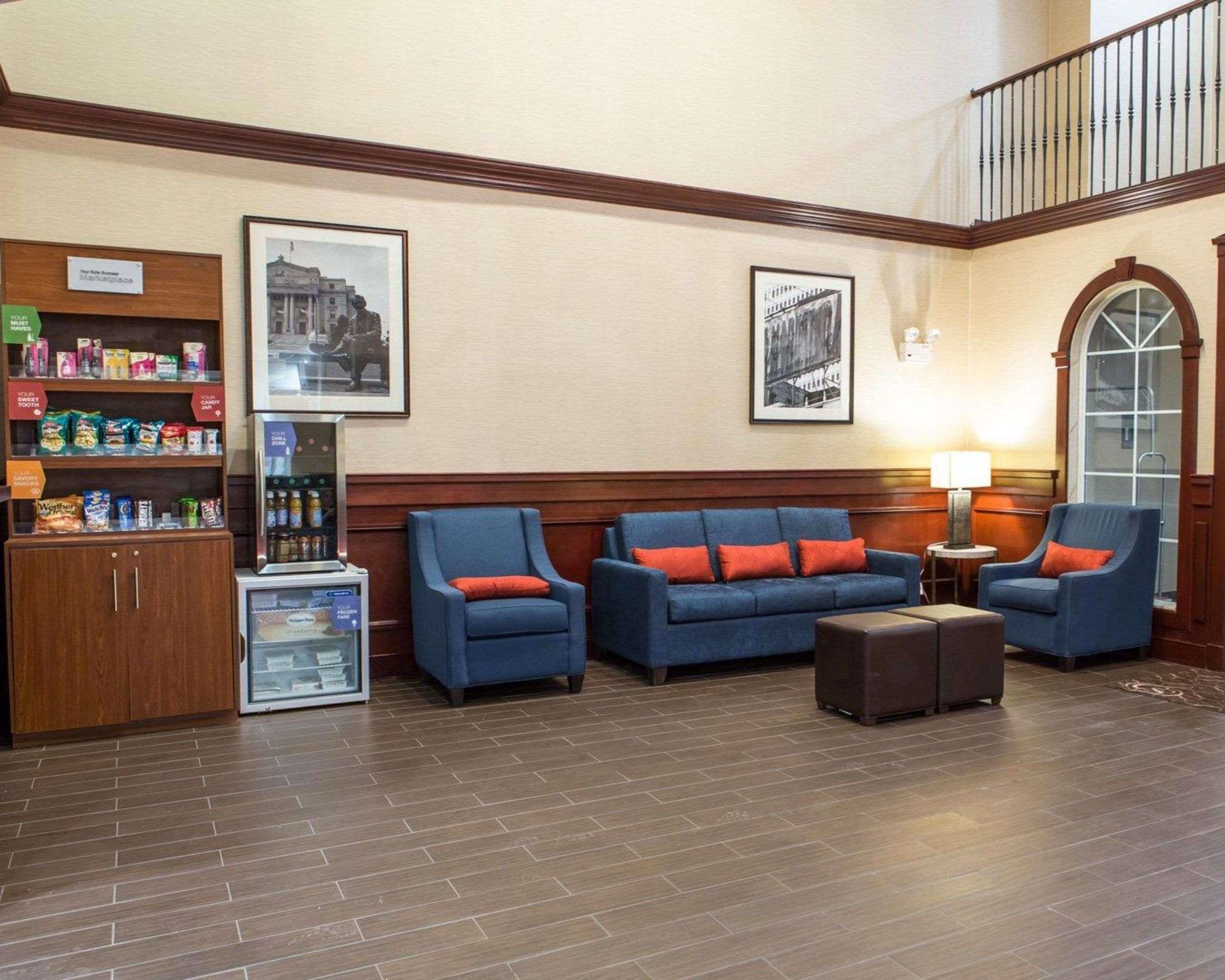 Comfort Suites Newark - Harrison Εξωτερικό φωτογραφία