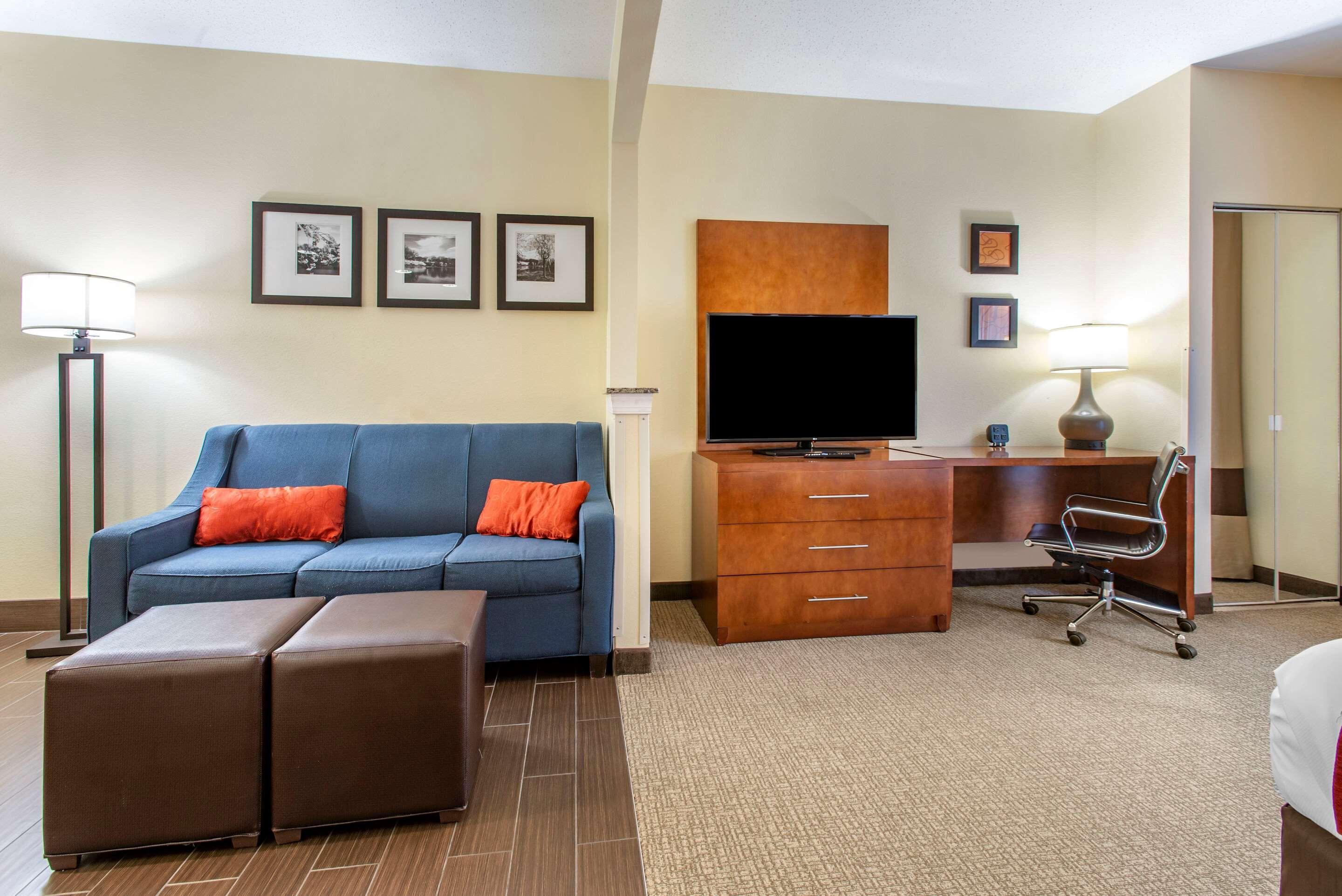 Comfort Suites Newark - Harrison Εξωτερικό φωτογραφία