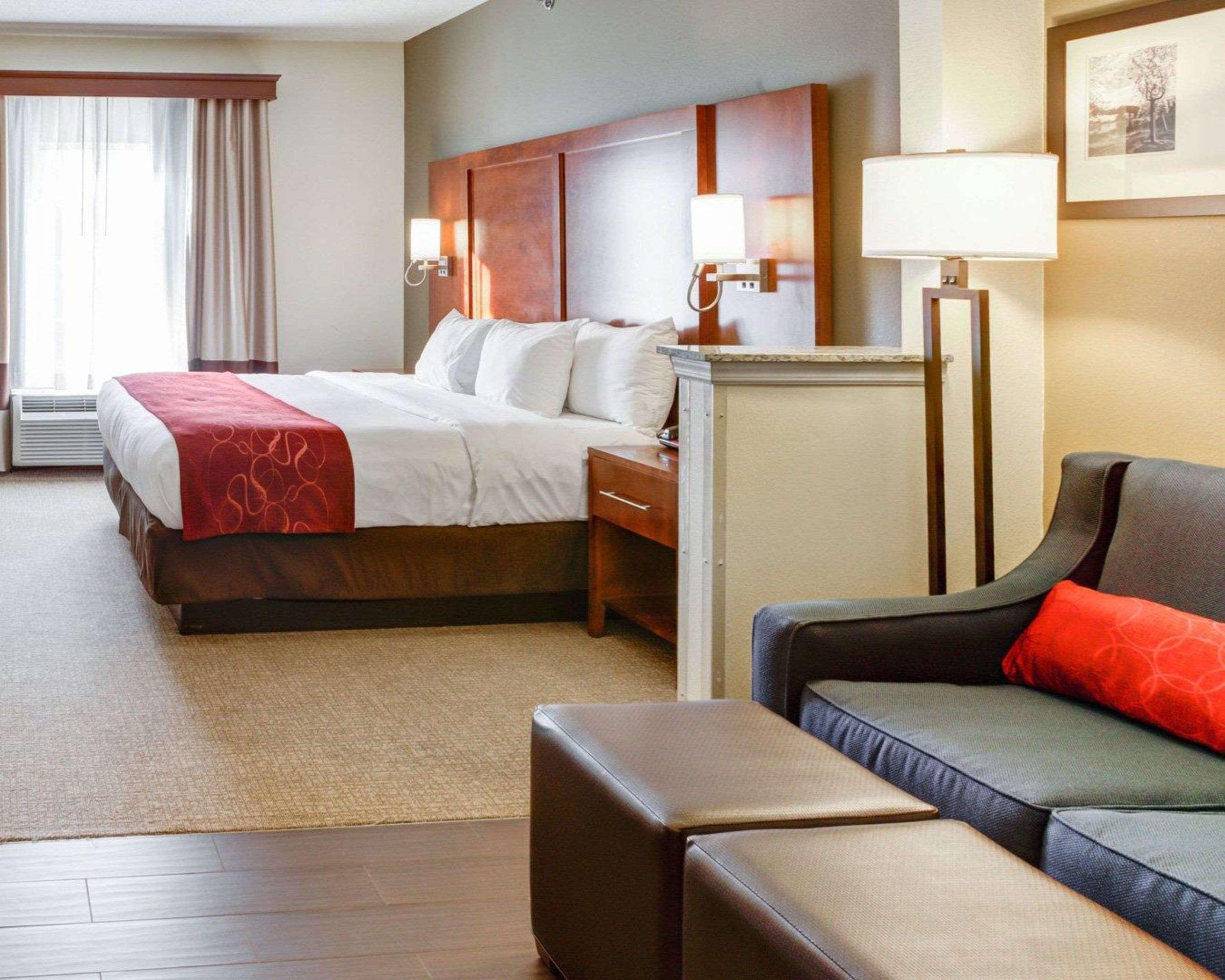 Comfort Suites Newark - Harrison Εξωτερικό φωτογραφία