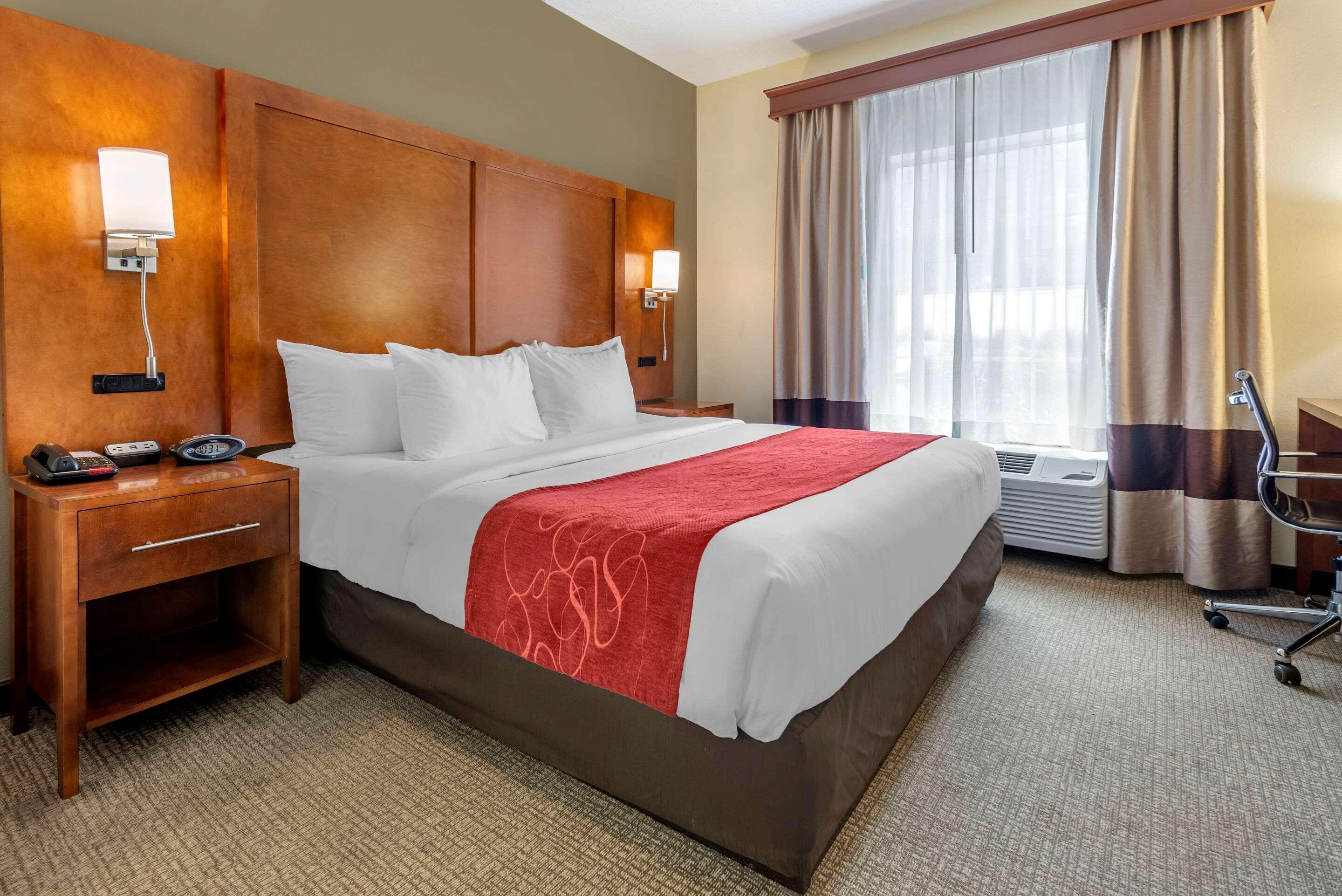 Comfort Suites Newark - Harrison Εξωτερικό φωτογραφία