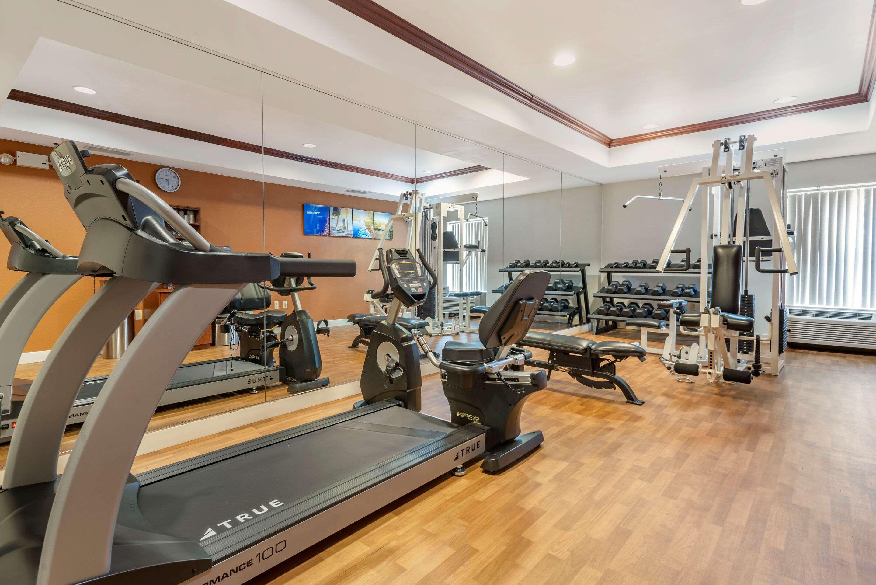 Comfort Suites Newark - Harrison Εξωτερικό φωτογραφία