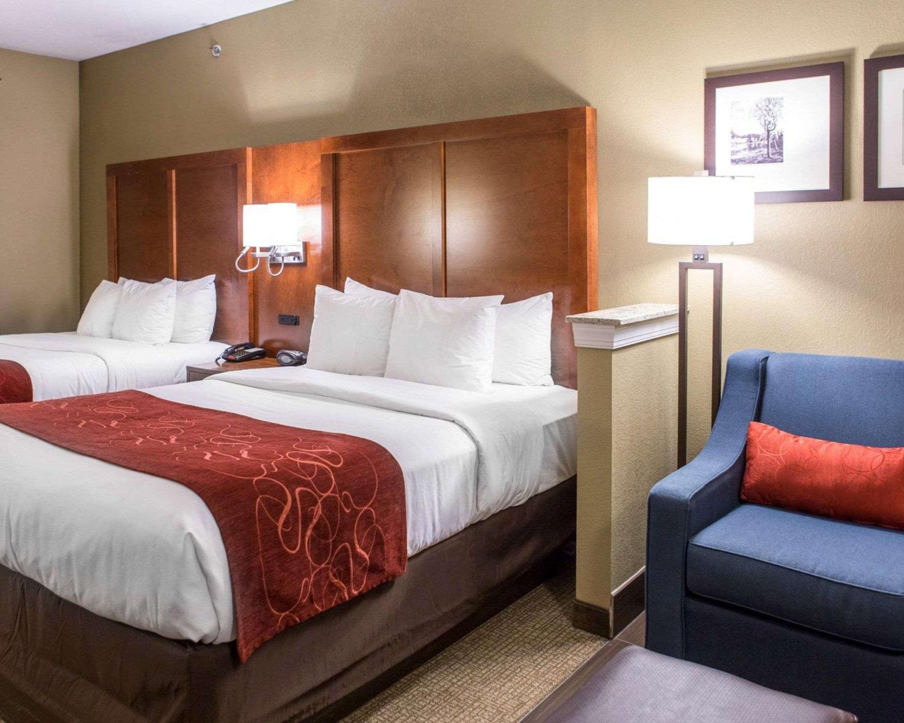 Comfort Suites Newark - Harrison Εξωτερικό φωτογραφία