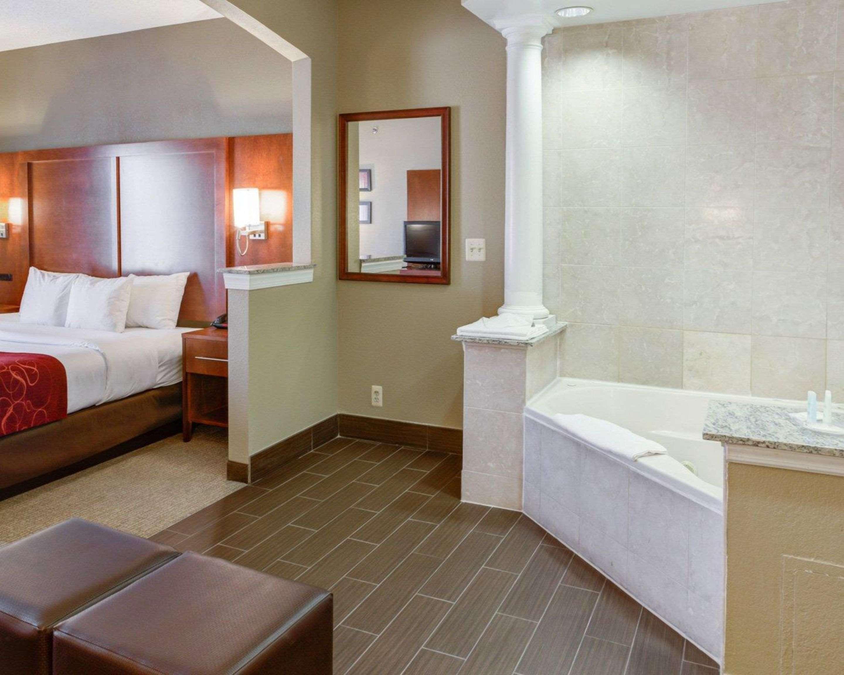 Comfort Suites Newark - Harrison Εξωτερικό φωτογραφία