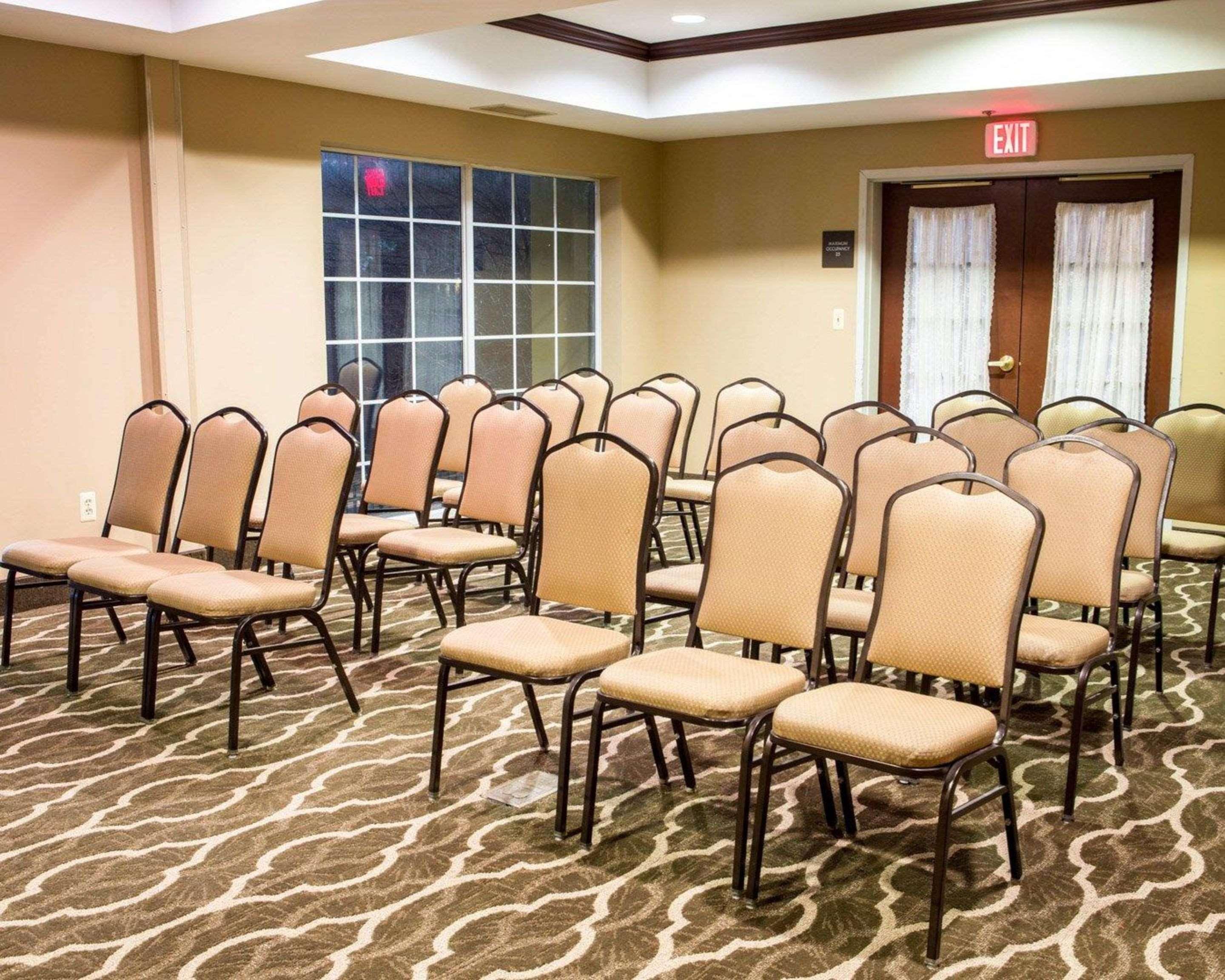 Comfort Suites Newark - Harrison Εξωτερικό φωτογραφία