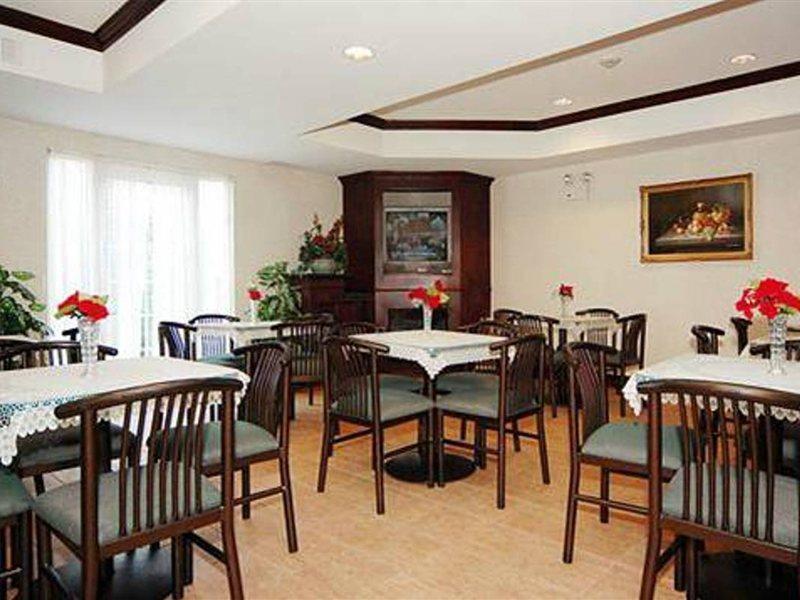 Comfort Suites Newark - Harrison Εστιατόριο φωτογραφία