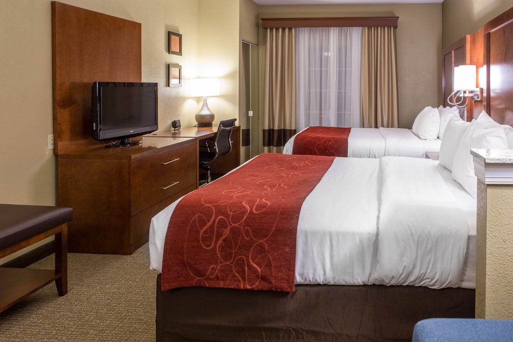 Comfort Suites Newark - Harrison Εξωτερικό φωτογραφία