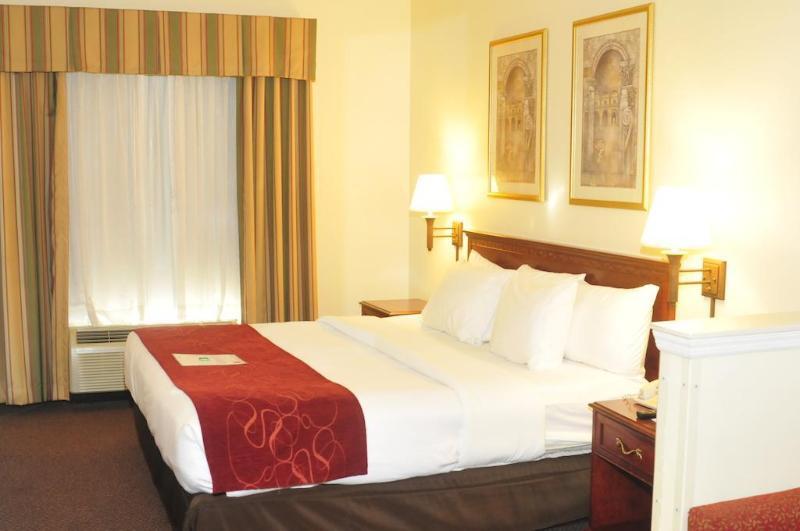 Comfort Suites Newark - Harrison Εξωτερικό φωτογραφία